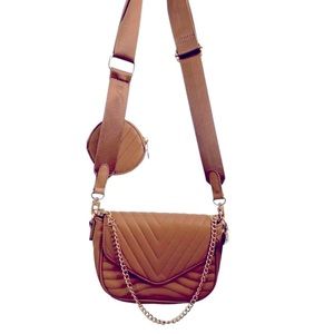 •EUC Urban Expressions Crossbody Bag Snap Closure Beige Attached Coin Purse